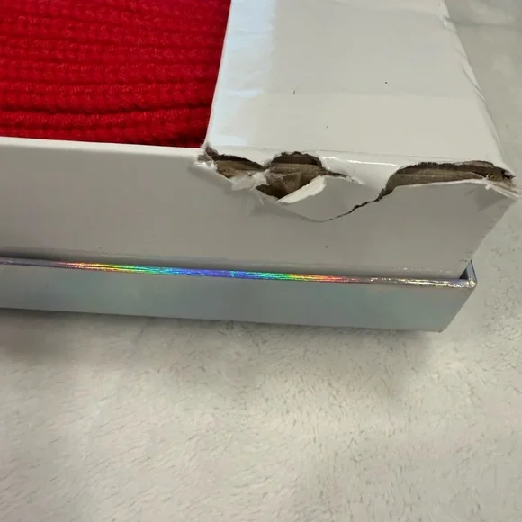 Steve Madden winter gift set beanie pet sweater up to 20lbs & poop bag pouch - Picture 11 of 12